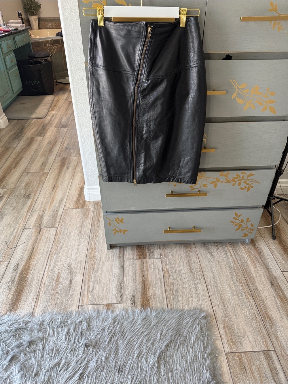 Wilson Black Leather Pencil Skirt with Front Zip